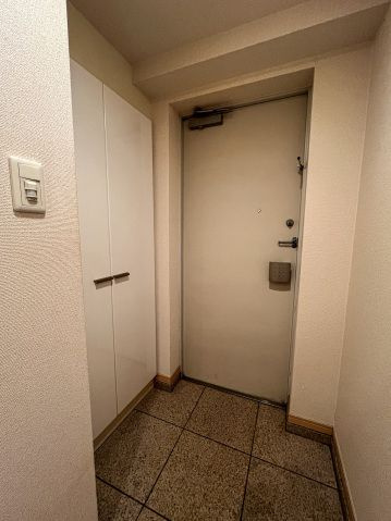 【玄関】スカイコート　新宿弐番館