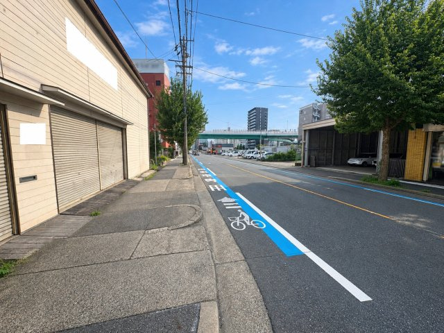 【前面道路含む現地写真】の画像