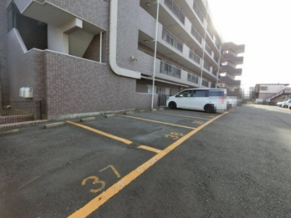 ベルレージュ船橋の駐車場