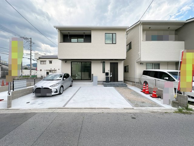 安佐南区川内5丁目 No.7の駐車場|車は並列3台は駐車可能☆
