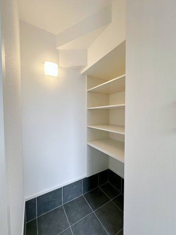 安佐南区川内5丁目 No.7の収納|シューズインクローク☆