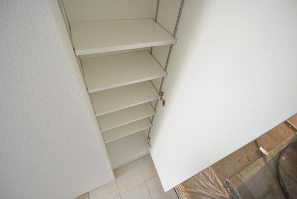 名古屋市熱田区波寄町の賃貸マンションの玄関