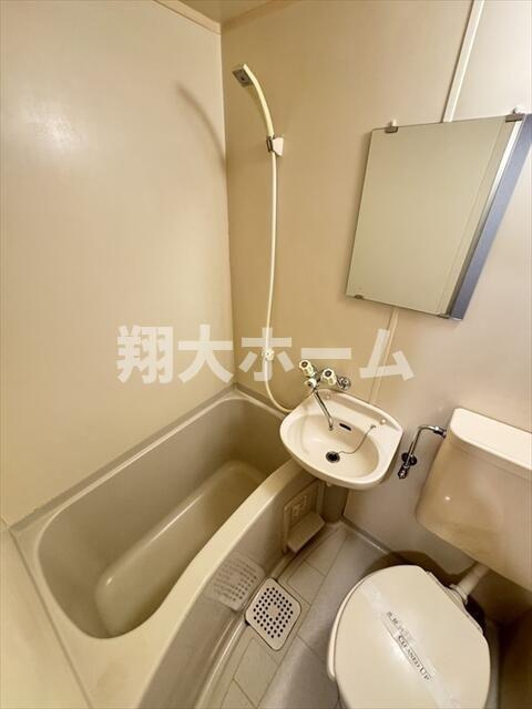 メゾンドマキシムの浴室