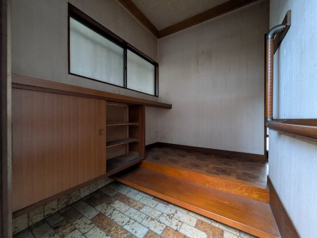 入間市野田　中古戸建の玄関