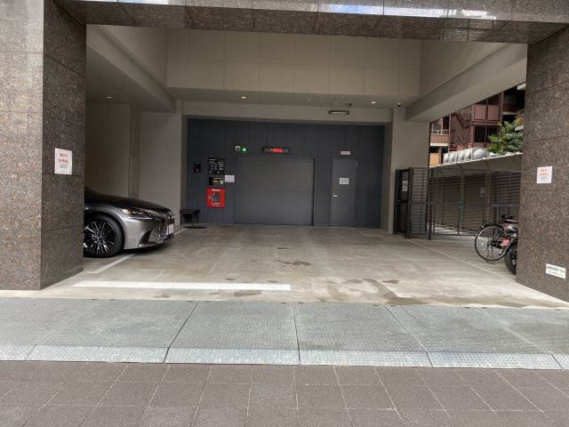 リバーサイドタワー中之島の駐車場