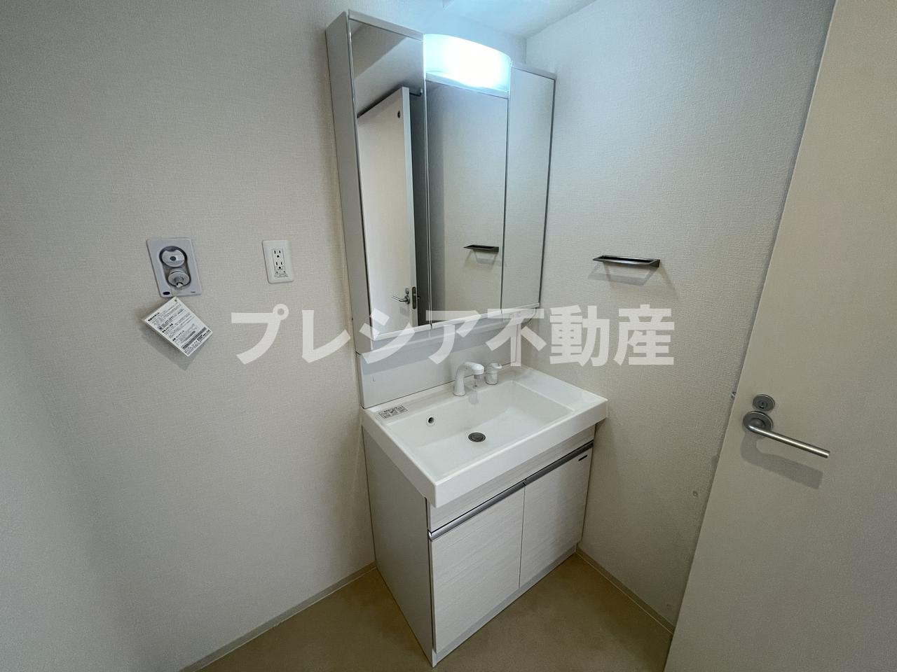 ステラハウス甲子園口の独立洗面台