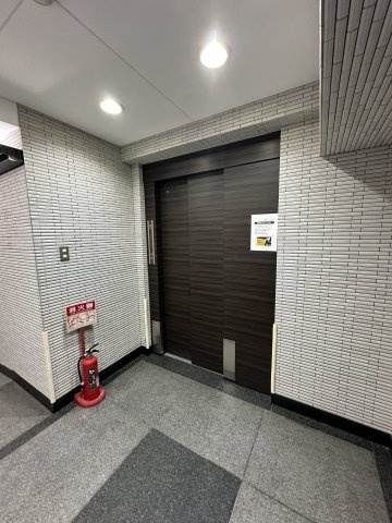 アルマ・ビルのロビー