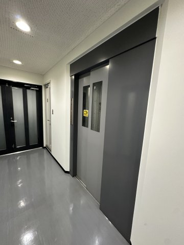 アルマ・ビルの設備