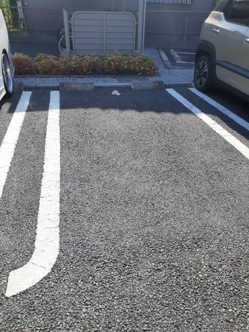 リッツ　アグリスの駐車場