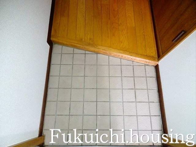 ベルグ赤堤伍番館の玄関