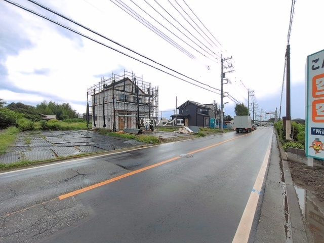 戸建 所沢市大字下富の前面道路含む現地写真
