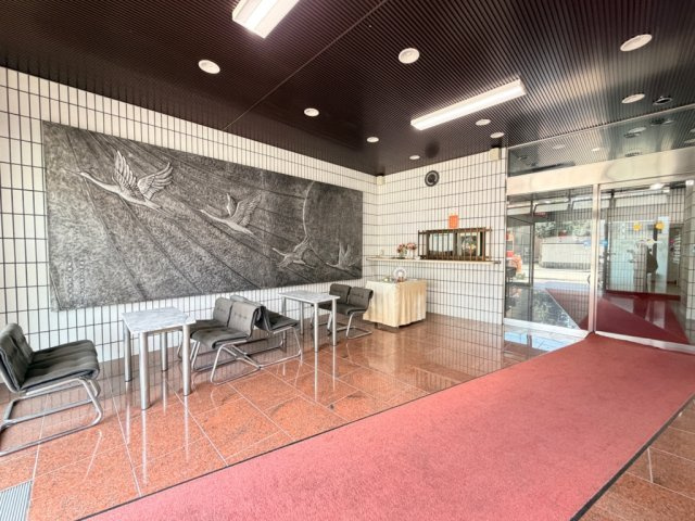 ロイヤルハイツ甲子園口のロビー