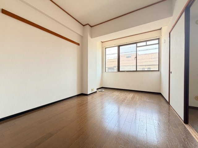 ロイヤルハイツ甲子園口の居間・リビング