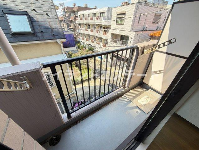 アヴェニール駒沢大学　駅近　バストイレ別　陽当たり良好のバルコニー
