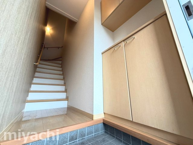 シャーメゾン川内の玄関