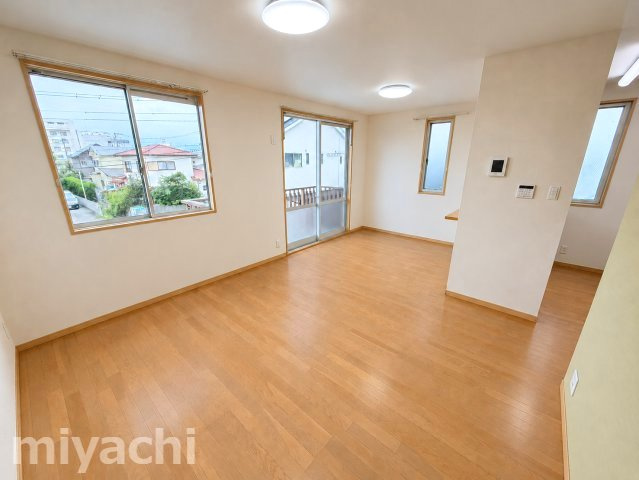 シャーメゾン川内の居間・リビング