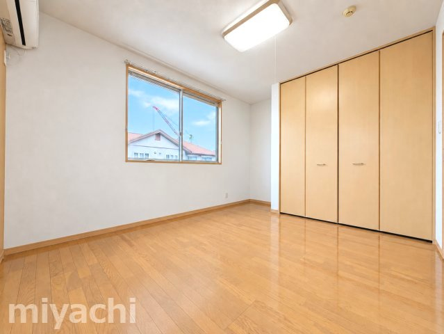 シャーメゾン川内の洋室