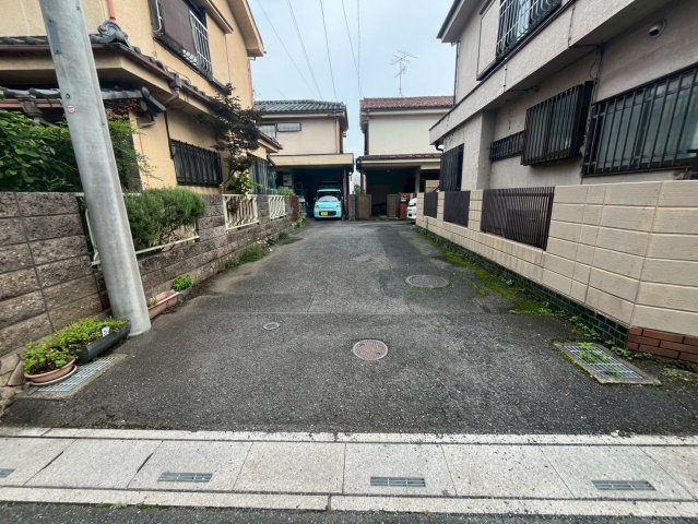 入間市野田　古家付　売地の前面道路含む現地写真