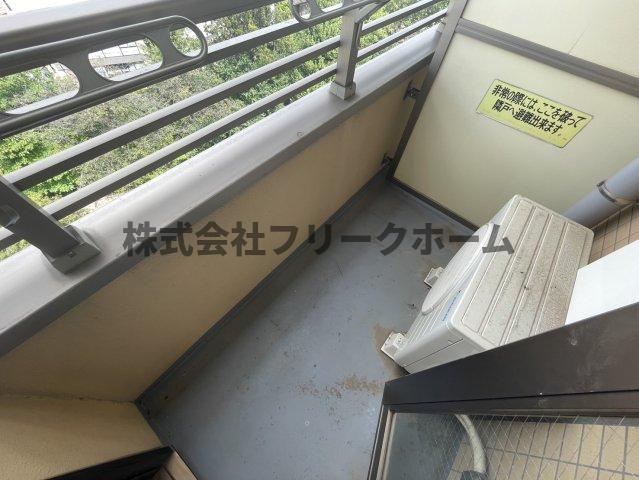 三鷹市下連雀３丁目の賃貸マンションのバルコニー