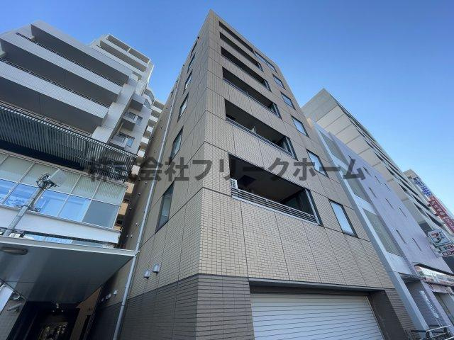 三鷹市下連雀３丁目の賃貸マンションの外観