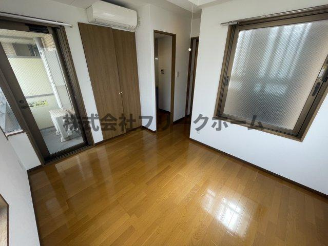 三鷹市下連雀３丁目の賃貸マンションの居間・リビング