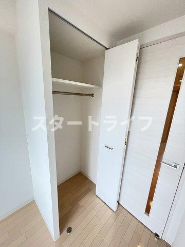 大阪市淀川区木川東２丁目の賃貸マンションの収納