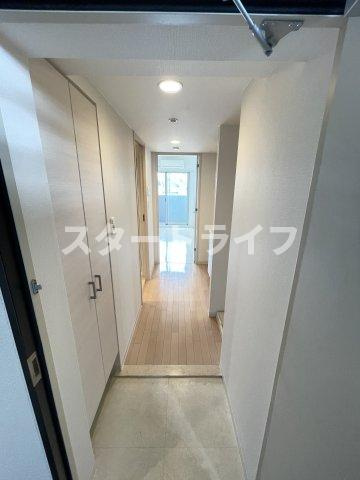 大阪市淀川区木川東２丁目の賃貸マンションの玄関