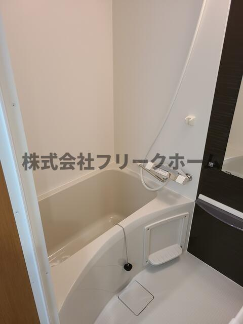 三鷹市牟礼１丁目のアパートの浴室