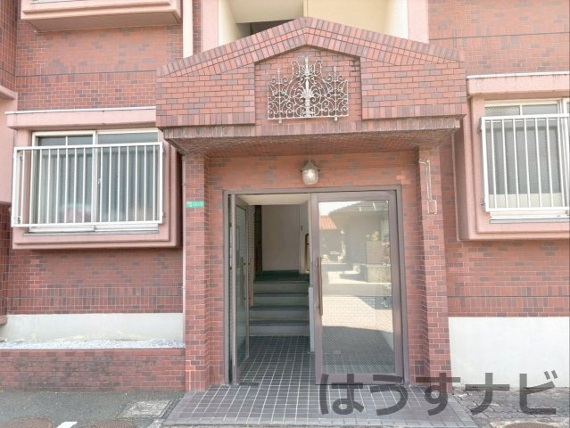 サンライフ朽網のエントランス|住まいの入口となるエントランスです！