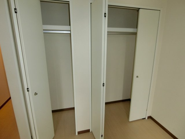ラフィネ小松B棟の収納