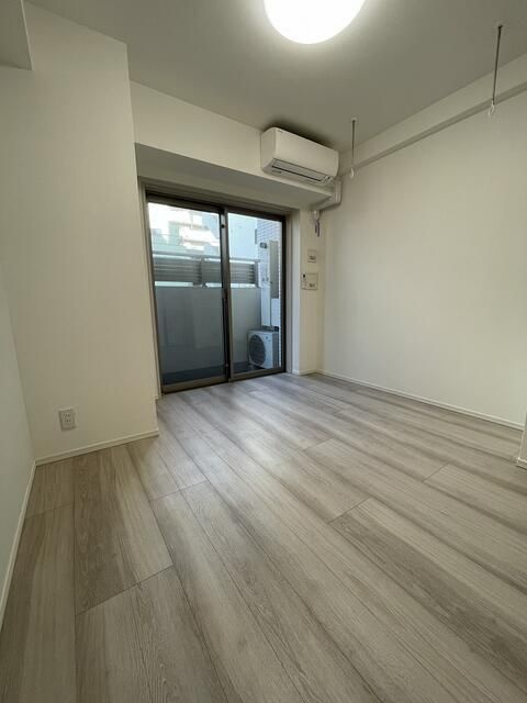 ＳＨＯＫＥＮ　Ｒｅｓｉｄｅｎｃｅ横浜伊勢佐木町の居間・リビング