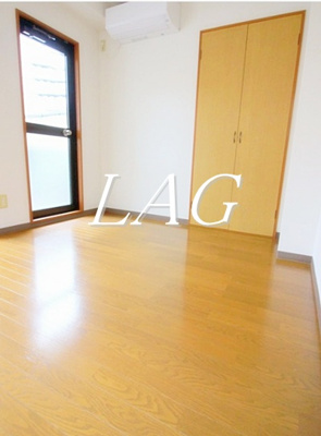 【居間・リビング】 | シャルムコート | 洋室のお部屋です。
