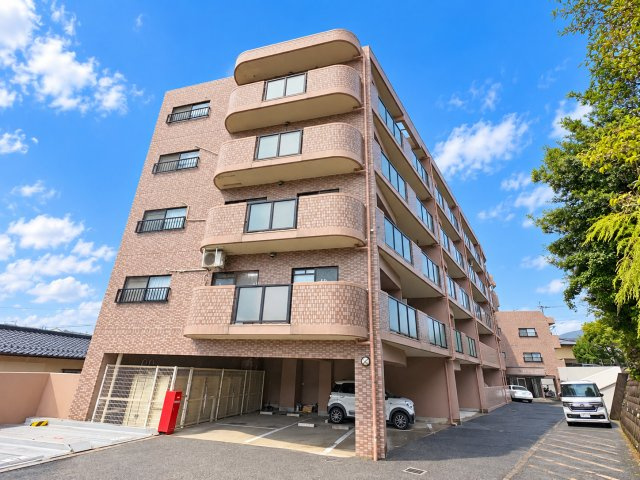 グランドパレス守恒Ⅱの外観|落ち着いた雰囲気のマンション外観♪すっきりとした佇まいが魅力の住まいです♪