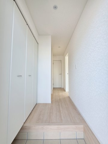 深川一丁目の玄関|玄関には大容量の収納有
玄関周りの収納も充実しています