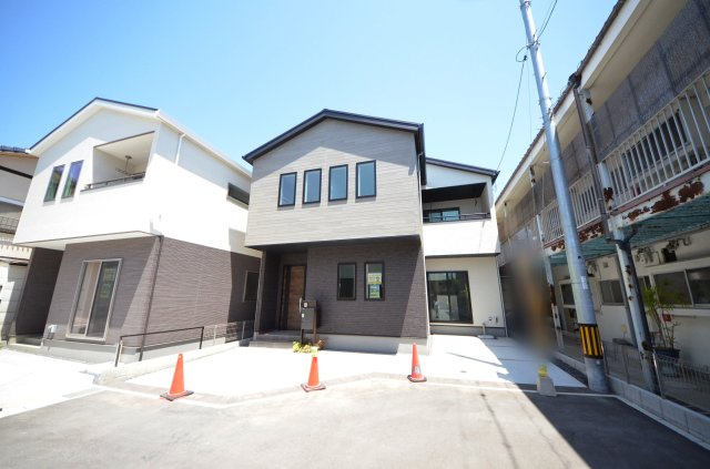皆賀四丁目の外観|JR五日市駅徒歩14分の平地
駐車は二台可能です