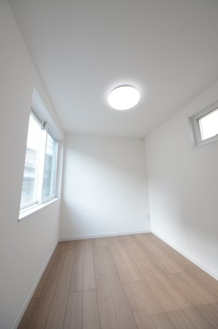 浜田本町の洋室|全居室収納スペース有、お部屋が広く綺麗に使えます