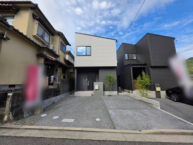 己斐大迫一丁目の外観|敷地37坪
駐車2台可能です