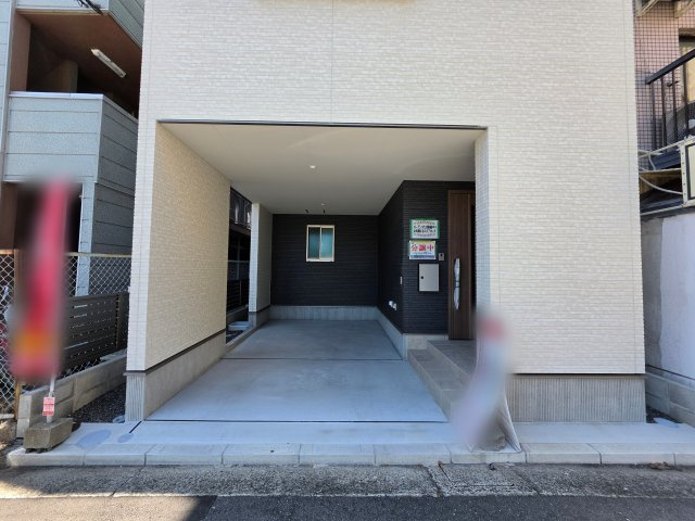 江波二本松二丁目の駐車場|江波電停徒歩9分の平地
駐車は1台可能です