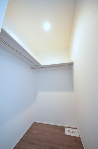 福面二丁目の収納|各居室に機能的なクローゼットを完備。タンスなどの大型家具を買い足す必要がないため、お部屋の面積を最大限に活かせます。