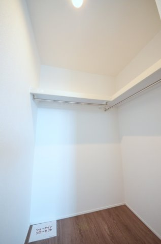 福面二丁目の収納|各居室に機能的なクローゼットを完備。タンスなどの大型家具を買い足す必要がないため、お部屋の面積を最大限に活かせます。