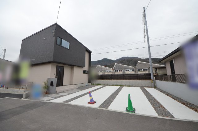 中野二丁目の外観|敷地広々51坪
駐車4台可能です
