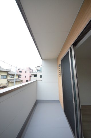 西原二丁目のバルコニー|バルコニーは屋根があるので急な雨でも安心です
