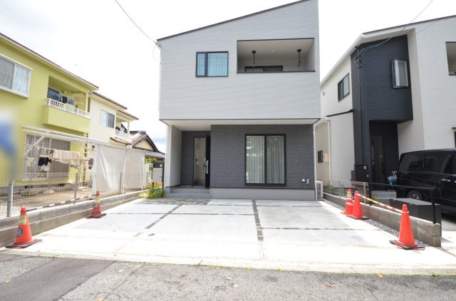 伴中央二丁目の駐車場|敷地34坪
駐車2台可能です
