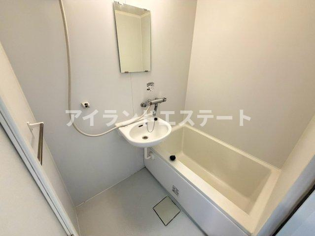 アヴェニール駒沢大学　駅近　バストイレ別　陽当たり良好の浴室