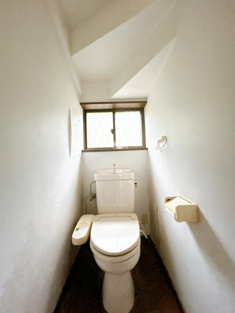 飯能市中山　中古戸建のトイレ