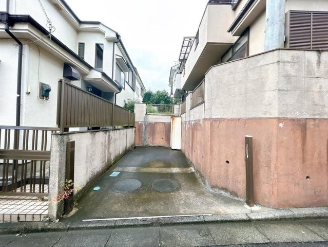 飯能市中山　中古戸建の駐車場