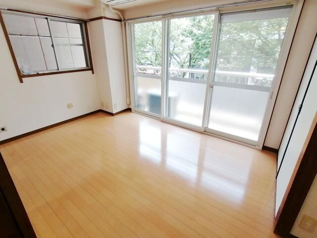 町田ビルの居間・リビング|
※写真は建物の標準的な設備になります。
現況と異なる場合、現況を優先いたします。