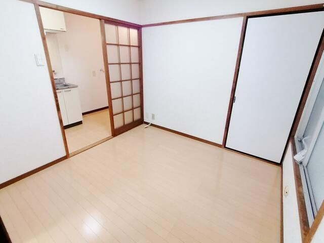 町田ビルの寝室|
※写真は建物の標準的な設備になります。
現況と異なる場合、現況を優先いたします。