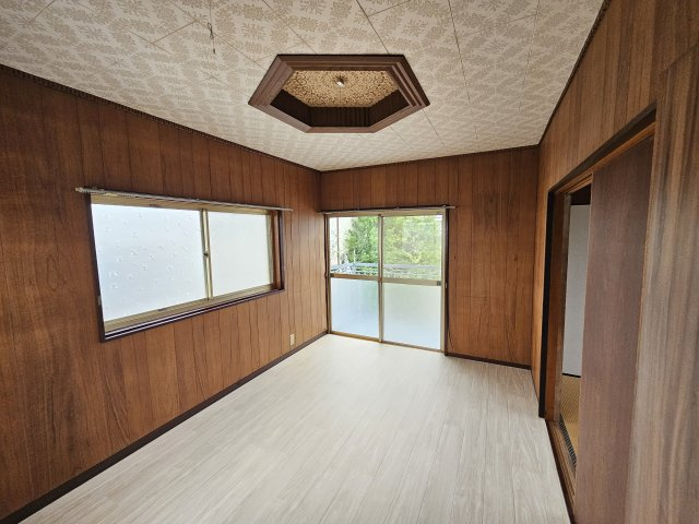 三木市西自由が丘戸建の洋室