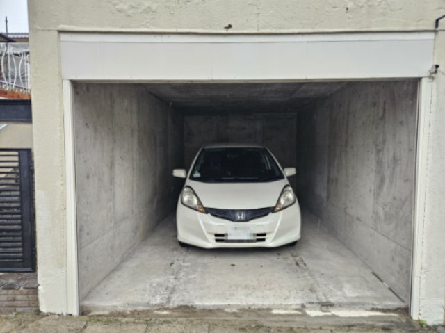 三木市西自由が丘戸建の駐車場